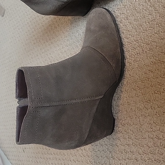 Franco Sarto Sz 8 Gray Suede Booties - Picture 3 of 12